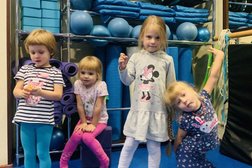Детский и спортивно-развивающий центр Strongo Kids, с рейтингом 4 - находится по адресу Красноярск, Комсомольский проспект, 1д 
