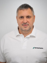 Стоматолог-хирург, главный врач Олег Геннадьевич Бруев