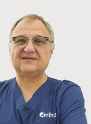 Имплантолог, главный врач Александр Матвеевич Хавенсон