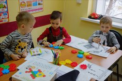 Языковой центр English Gravity, с рейтингом 4.1 - находится по адресу Волжский, улица Мира, 22 