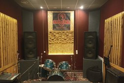 Музыкально-репетиционная студия Entrepot 3.0, с рейтингом 4.8 - находится по адресу Санкт-Петербург, Кадетская линия В.О., 5 к2 лит Д 