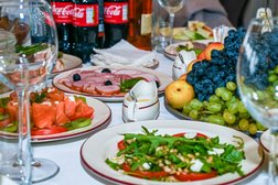 Клуб-отель "Царская охота", с рейтингом 4.2 - находится по адресу Кемеровская область — Кузбасс, с. Сосновка, Лесная улица, 1 