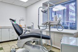 Стоматология ЕвроДент, с рейтингом 4.9 - находится по адресу Омск, улица Герцена, 232/1 