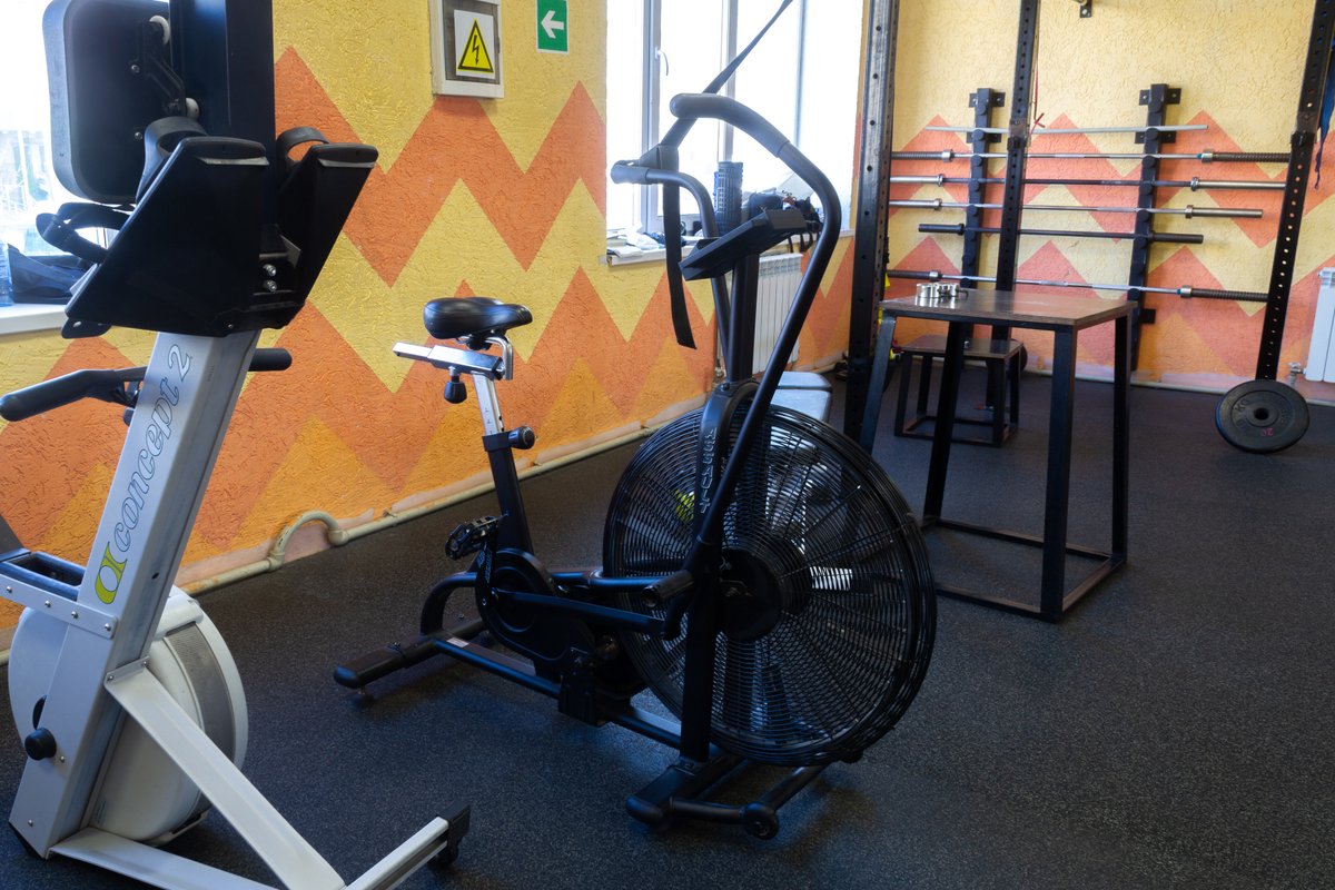 Фитнес саратов ленинский район. Спортклуб Альфа Саратов. Альфа спорт Саратов фитнес. Бардина 10 б. Клуб Альфа спорт Саратов фитнес клуб.