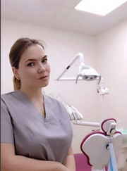 Стоматолог-терапевт Ксения Вадимовна Шмандина