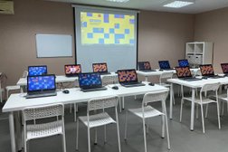 Международная школа математики и программирования для детей Алгоритмика, с рейтингом 4.3 - находится по адресу Пермь, Строителей, 34а 