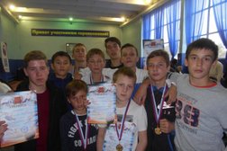 Усть-Абаканская спортивная школа, с рейтингом 4 - находится по адресу Республика Хакасия, рп. Усть-Абакан, Гидролизная улица, 1а 