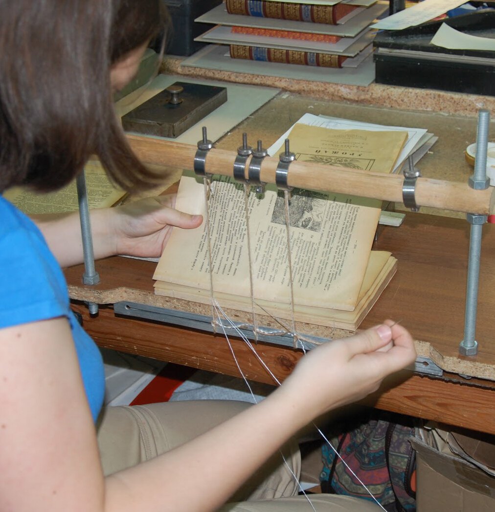 Переплёт книги своими руками. Мастерские по переплету книг. Мастерские по переплету книг. Мастерские по переплету книг. Мастерская приоритет.