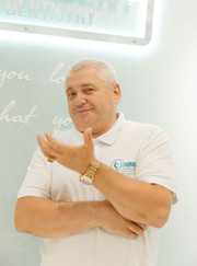 Имплантолог, главный врач Александр Иванович Мусиенко