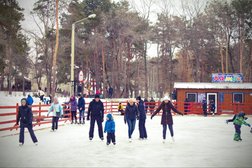 Ледовый каток в парке Алые Паруса