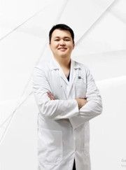 Отоларинголог Сагыныш Куатулы Паримбек