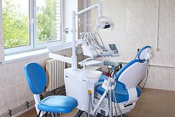 Стоматологическая клиника Loft Dent, с рейтингом 3.8 - находится по адресу Калининград, Артиллерийская улица, 58а 