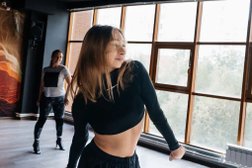 Школа современных танцев Mti dance, с рейтингом 4.5 - находится по адресу Москва, улица Адмирала Руднева, 4 