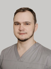 Стоматолог, имплантолог Даниил Юрьевич Калашников