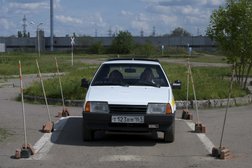 Ростовский учебный центр АВТОРОСТ, с рейтингом 4 - находится по адресу Азов, Коллонтаевский пер, 82 