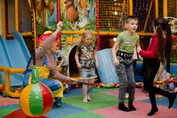 Спортивно-оздоровительный центр Фитлэнд, с рейтингом 4.2 - находится по адресу Владимирская область, Киржач, улица Серегина, 13 