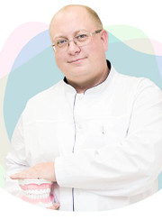 Стоматолог-хирург, имплантолог Денис Владимирович Требухин