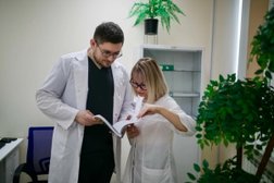 Клиника Профмедика, с рейтингом 5 - находится по адресу Новосибирск, улица Челюскинцев, 44/1 