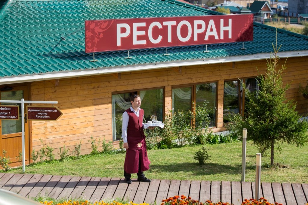 Гостиница крестовая Падь Листвянка зимой