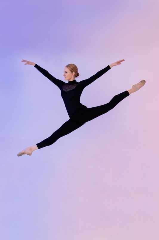 Alex ballet studio. Карамелия танцы Красноярск. Владивосток дэнс Вэй. Алина Александровна директор балетной студии. Dance way Стерлитамак.