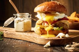 Кафе быстрого питания Бургер Бро, с рейтингом 4.8 - находится по адресу Ростов-на-Дону, Советский район, 344000, улица Малиновского, 25 