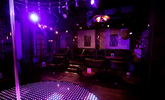 Украин порносы: Әкесі қызын қорлайды