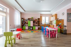 Частный детский клуб РАДУГА, с рейтингом 4.7 - находится по адресу Московская область, Химки, НТСН Берёзовая Роща, 19 