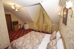 Гостиничный комплекс Кипарис, с рейтингом 4.8 - находится по адресу Сочи, переулок Богдана Хмельницкого, 8а 