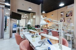 Салон красоты Лаки, с рейтингом 4.9 - находится по адресу Москва, Новомосковский административный округ, район Коммунарка, Скандинавский бульвар, 4к1 