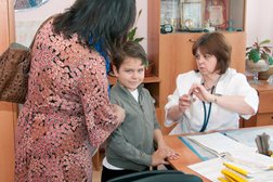 Стоматологическая поликлиника в Истре, с рейтингом 2 - находится по адресу Московская область, Истра, улица 9 Гвардейской Дивизии, 33 