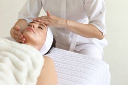 Центр эстетики лица и тела Esher, с рейтингом 5 - находится по адресу Челябинск, Лесопарковая, 7д 