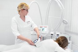 Косметологическая клиника Косметик центр, с рейтингом 4.7 - находится по адресу Москва, Большой Предтеченский переулок, 31 