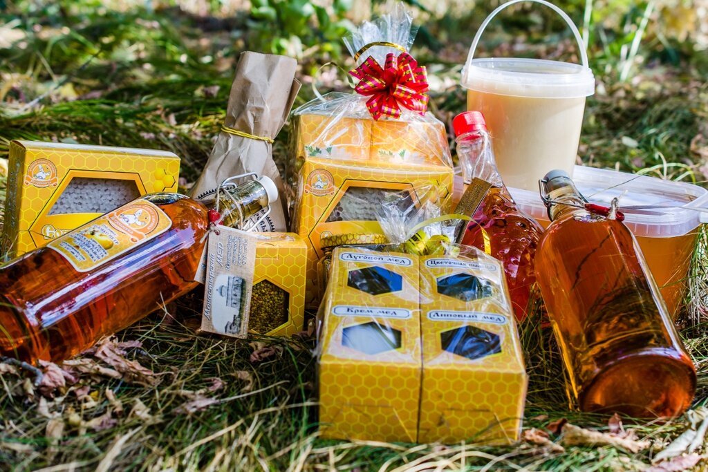 Магазин продуктов пчеловодства. Продукты пчеловодства. Продукция из меда. Медовые продукты. Мед и продукция пчеловодства.