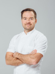 Стоматолог-хирург, имплантолог Илья Георгиевич Волков