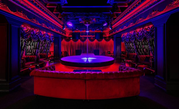 Интернетте құлмен және қожайынмен порно көру