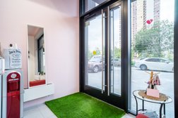 Студия красоты LakBar, с рейтингом 4.9 - находится по адресу Москва, Никулинская улица, 8к1 