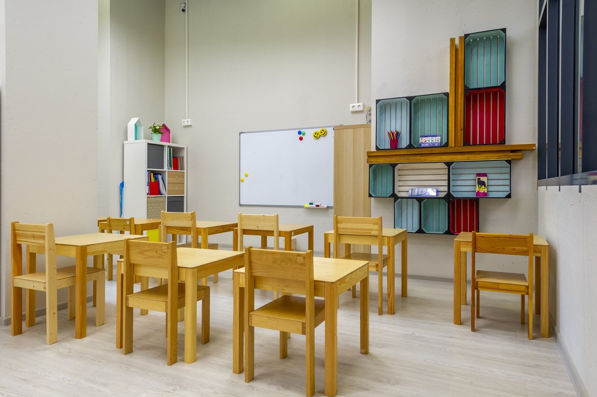 Mini school. Мини школа. Начальная школа Mini Domini. Частная школа Mini Академия. Мини Домини школа дети.