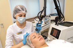 Центр пластической хирургии и косметологии Wellness Clinic, с рейтингом 3.3 - находится по адресу Республика Татарстан, Набережные Челны, бульвар Галиаскара Камала, 24а 