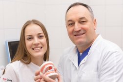 Стоматологическая клиника Amber Dent, с рейтингом 3.7 - находится по адресу Калининград, Каштановая аллея улица, 173 