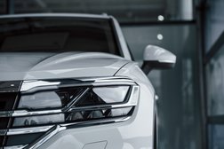 Центр ремонта и замены автостекла Мобискар, с рейтингом 5 - находится по адресу Санкт-Петербург, Лахтинский проспект, 2 к1 