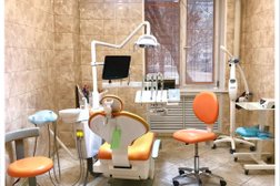 Стоматологическая клиника Дента Классик, с рейтингом 4.6 - находится по адресу Москва, проезд Дежнёва, 27к1 