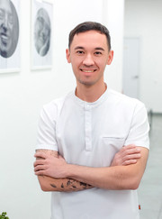 Имплантолог, стоматолог Урал Маратович Ягафаров