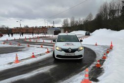 Автошкола Мегаполис, с рейтингом 4.9 - находится по адресу Санкт-Петербург, посёлок Парголово, улица Михаила Дудина, 6к1 