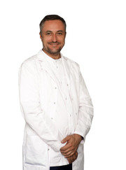 Пародонтолог, имплантолог Тарас Валерьевич Закиров