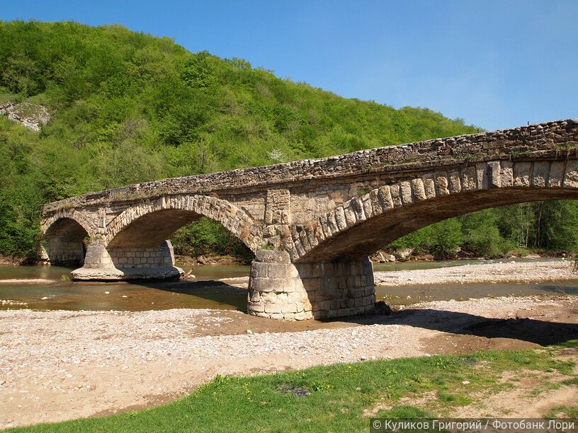 Даховский мост солнечным днём, Адыгея