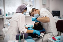 Стоматологическая клиника UDentClinic, с рейтингом 4 - находится по адресу Самара, улица Антонова-Овсеенко, 12А 