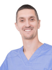 Мануальный терапевт, остеопат Динар Рамилевич Гаязов