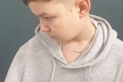 Барбершоп Edison, с рейтингом 4 - находится по адресу Екатеринбург, улица Чемпионов, 3 