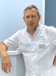 Имплантолог, директор Дмитрий Олегович Лалош