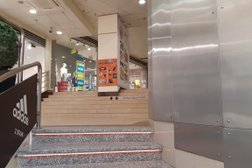 Сервисный центр REMMOB, с рейтингом 4.2 - находится по адресу Москва, Новослободская улица, 4 